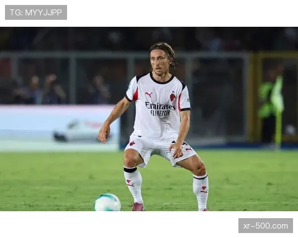 特写：37岁莫德里奇替补登场，策动绝杀后振臂怒吼